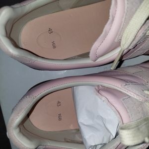Maison Margiela low top replica sneakers
